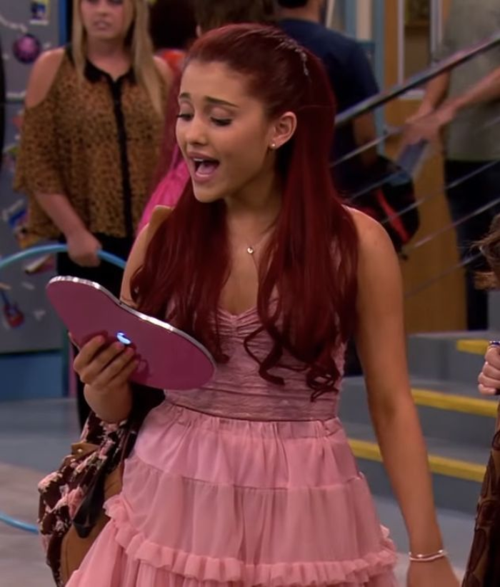 Cat Valentine outfits