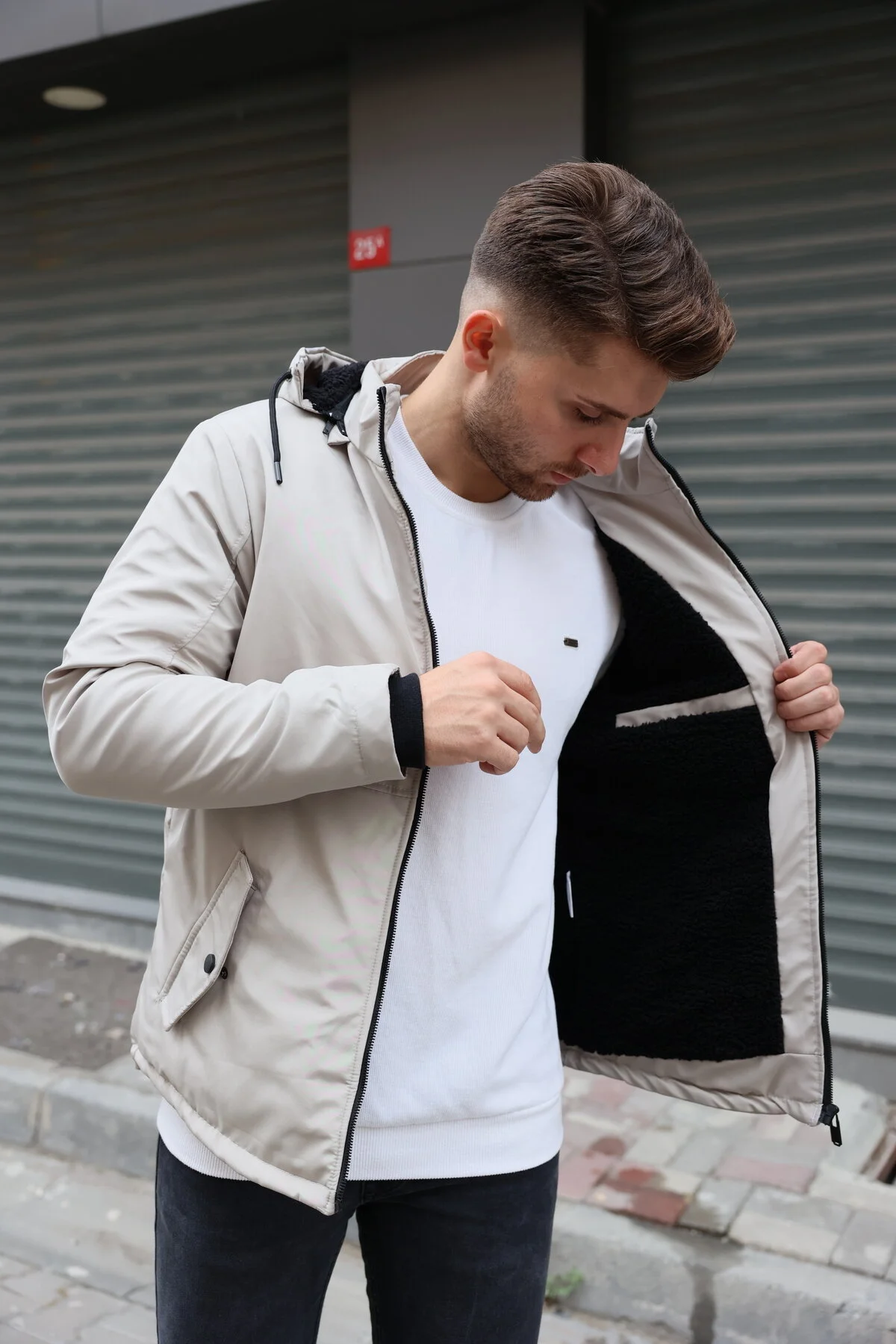 Wearing Mens Winter Windproof Coat