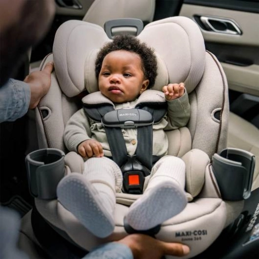 Ensure the safety and comfort of the baby with a convertible car seat