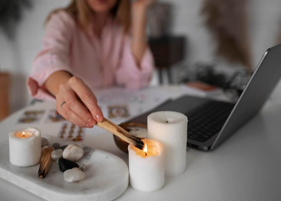 Mother's Day Craft Gift Ideas: DIY Scented Candles