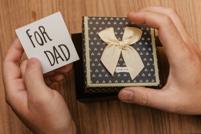 24+ Ideas For Birthday Gifts For Dad To Make Him Happy