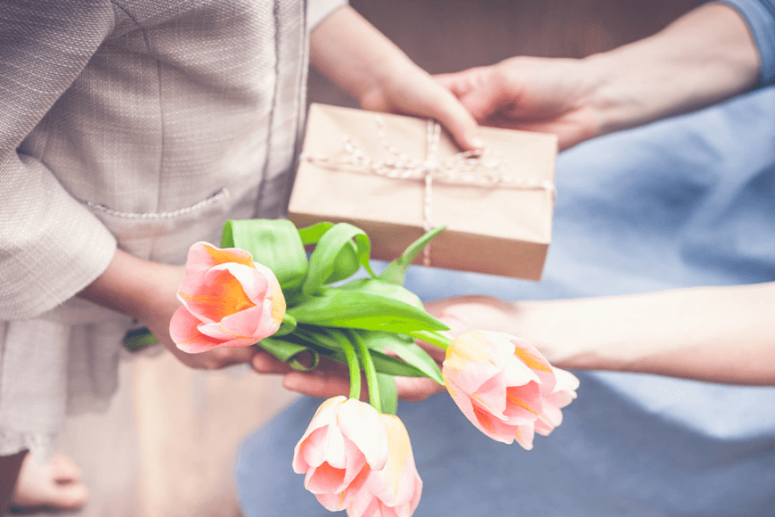 15 Mother’s Day Gift Ideas for First Time Moms to Celebrate Her Journey